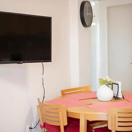 Seaview Apartment *